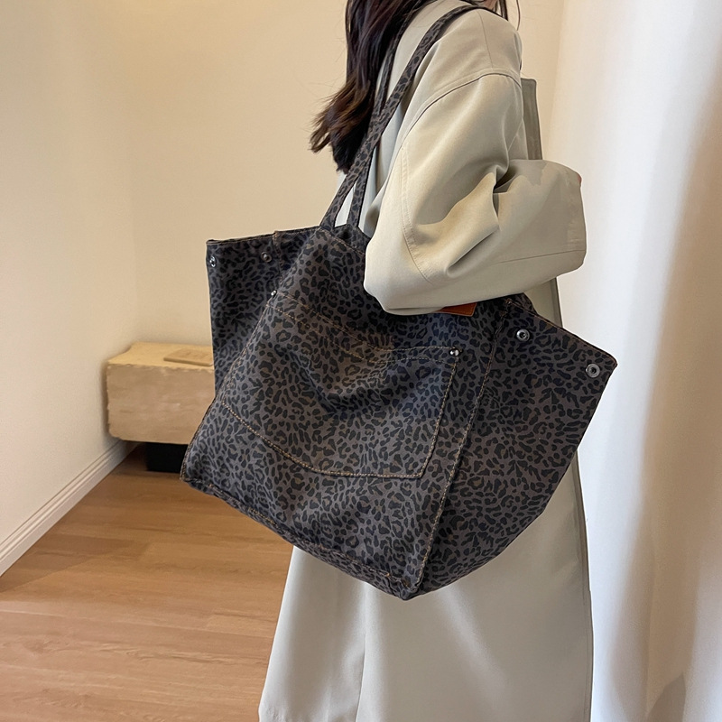 Vintage Fashion Shop - Bolsa Tote com Estampa de Leopardo,