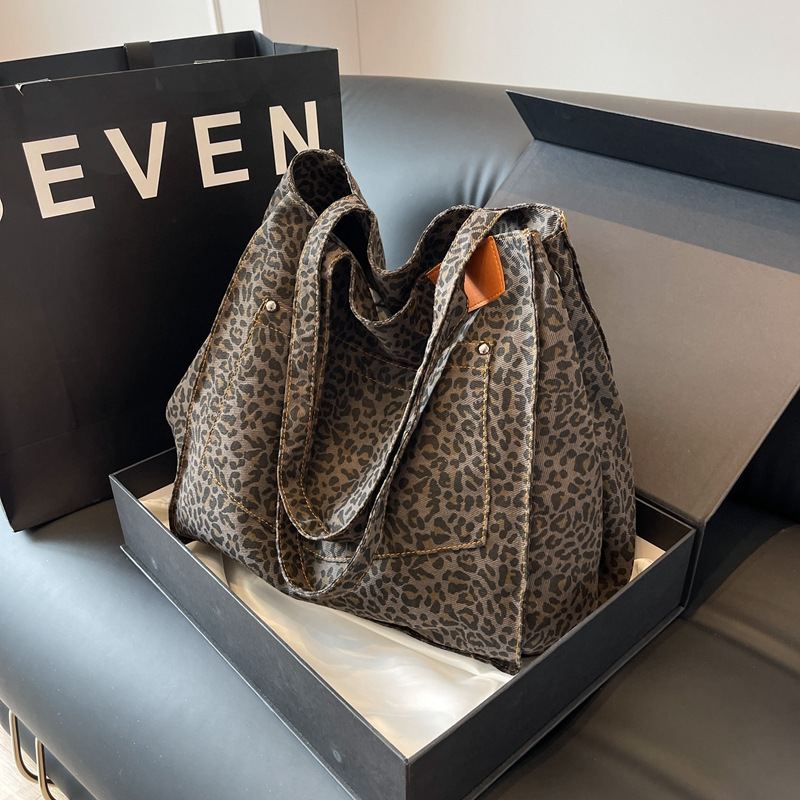Bolsa Tote com Estampa de Leop - Vintage Fashion Shop avaliação e preço