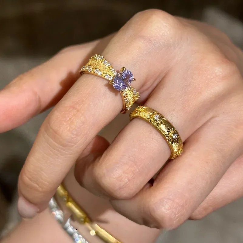 Luz brilhante luxo roxo gemas  - Vintage Fashion Drawings avaliação e preço